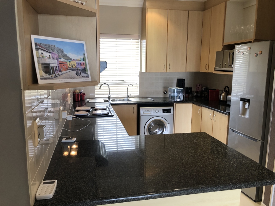 To Let 2 Bedroom Property for Rent in Muizenberg Western Cape